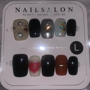 Women’s Press-On Nail Set - Black, Cream, Brown Accents